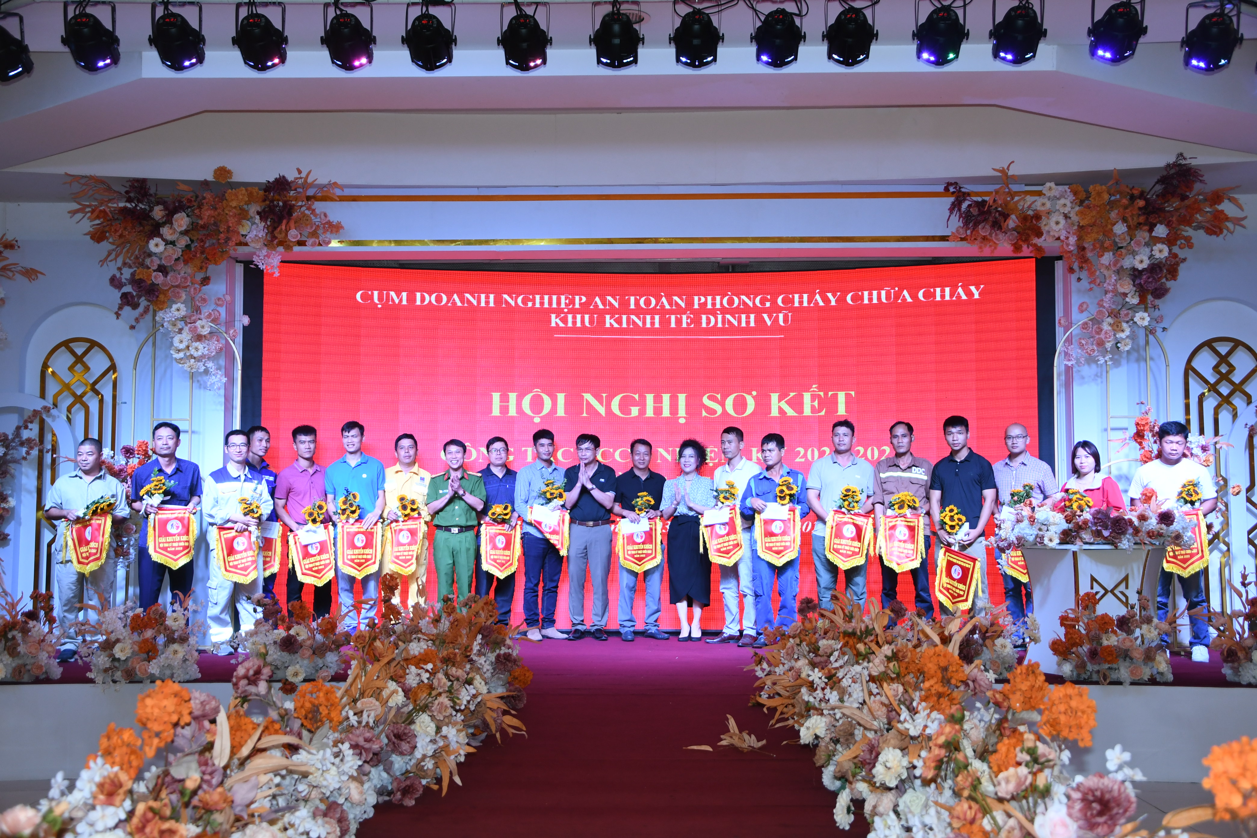 Cụm cơ quan doanh nghiệp Khu kinh tế Đình Vũ hội thao an toàn phòng cháy, chữa cháy và cứu nạn, cứu hộ